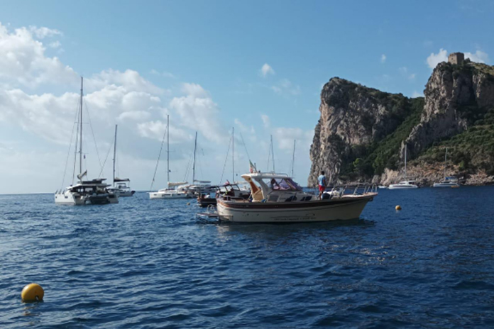 Il campo ormeggio che salva la posidonia, tutela e fruizione nell’AMP Punta Campanella