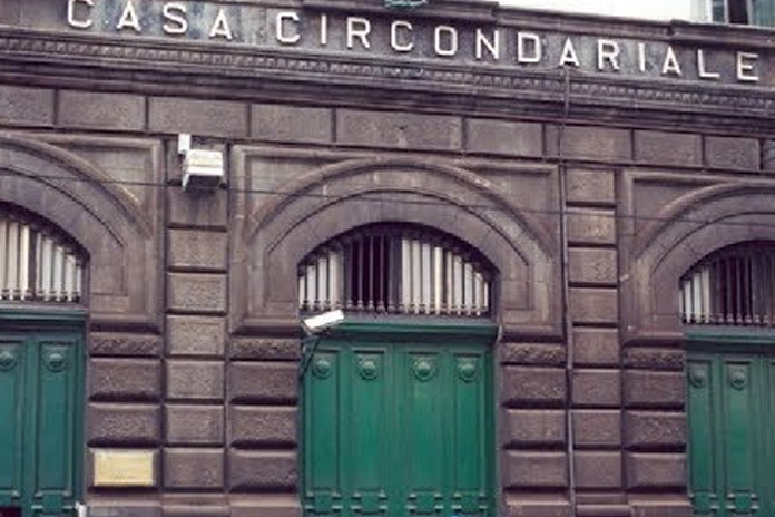 Napoli. Tratto in arresto: indiziato del delitto e rapina a mano armata