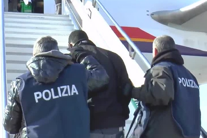 Salerno: la Polizia di Stato esegue l’espulsione di uno straniero irregolare