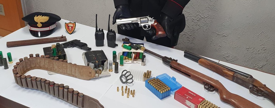 Pompei. I Carabinieri trovano arsenale, tre in manette