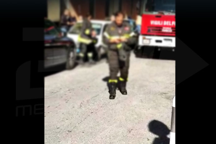 Angri, traffico in tilt in via Brigadiere d’Anna: uomo si barrica in casa. Forze dell’ordine sul posto
