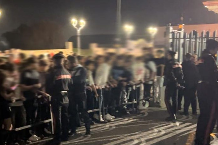 Festa nel Vesuviano interrotta dai Carabinieri: nella discoteca 1000 persone, era agibile per 450, titolare denunciato