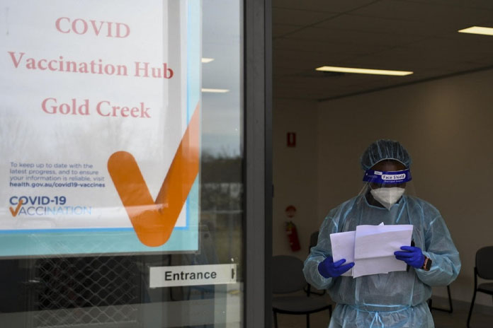 De Palma: “Richiamo vaccinale Covid 19: l’allarme legato a nuovi possibili rischi per la salute”, patologie cardiache