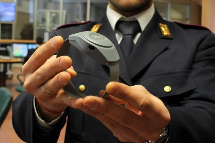 Eseguita ordinanza di custodia cautelare nei confronti di due pregiudicati, responsabili di rapina impropria e furto