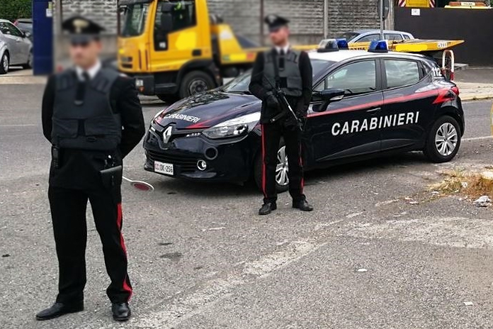 Portici: Carabinieri denunciano 2 persone per omissione di soccorso e ne arrestano un’altra per droga