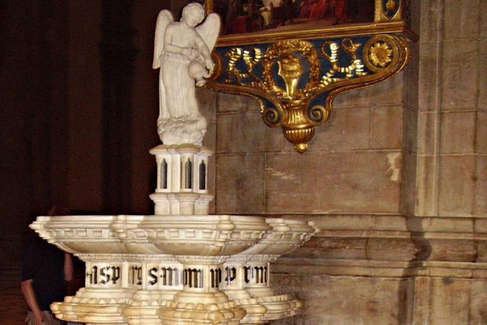 Covid. Nelle chiese tornano le acquasantiere e il segno di pace