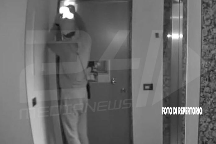 Salerno, furti in appartamento: in manette giovane extracomunitario