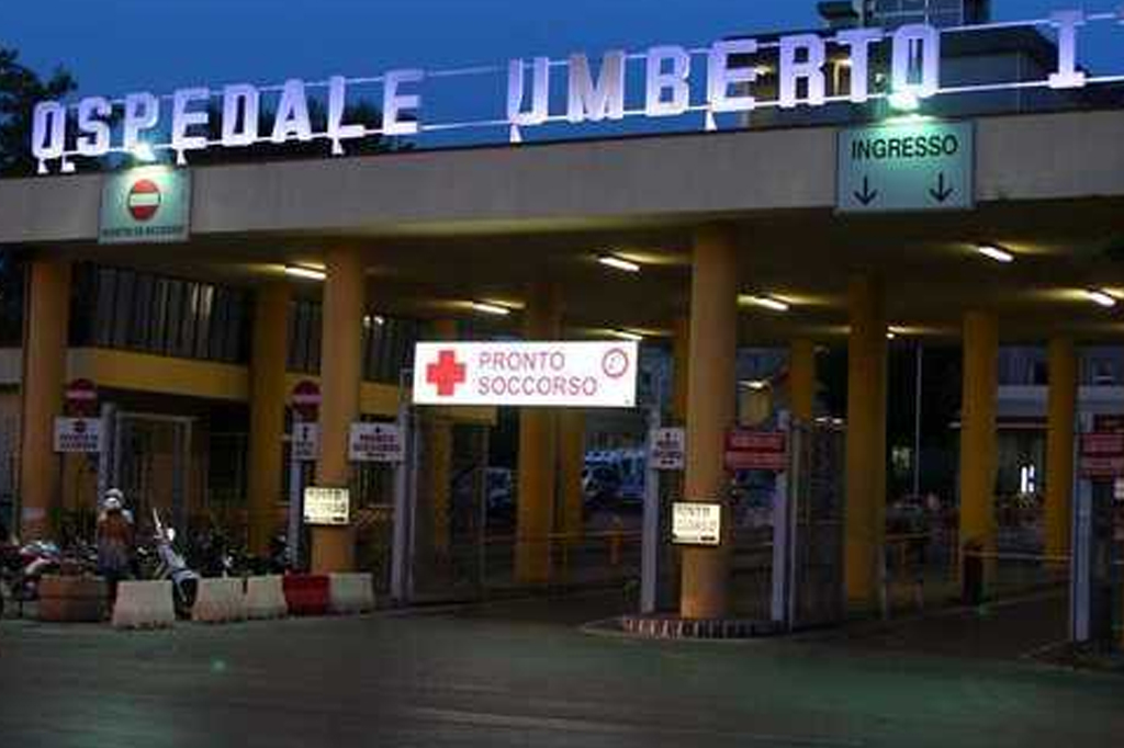 Asl Salerno: continua la negligenza sulla gestione dei ricoveri in barella all’Umberto I