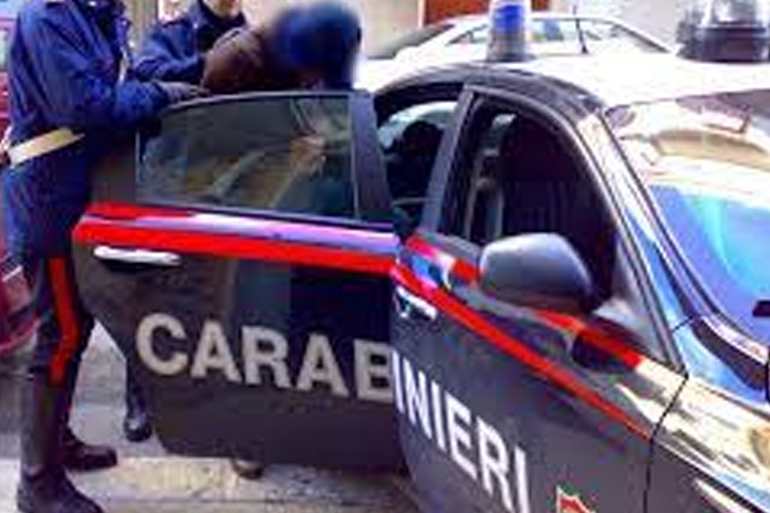 Poggiomarino: Rubano in un oleificio e tentano di speronare l’auto dei Carabinieri. Coppia arrestata