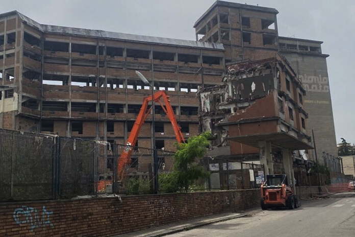 Demolizione del fabbricato “Il Molino” dell’ex pastificio Amato di Salerno