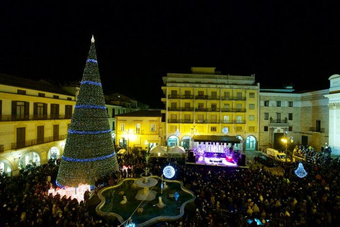 Giovedì la Notte Bianca a Cava de’ Tirreni, evento clou il concerto di Enzo Avitabile con i Bottari