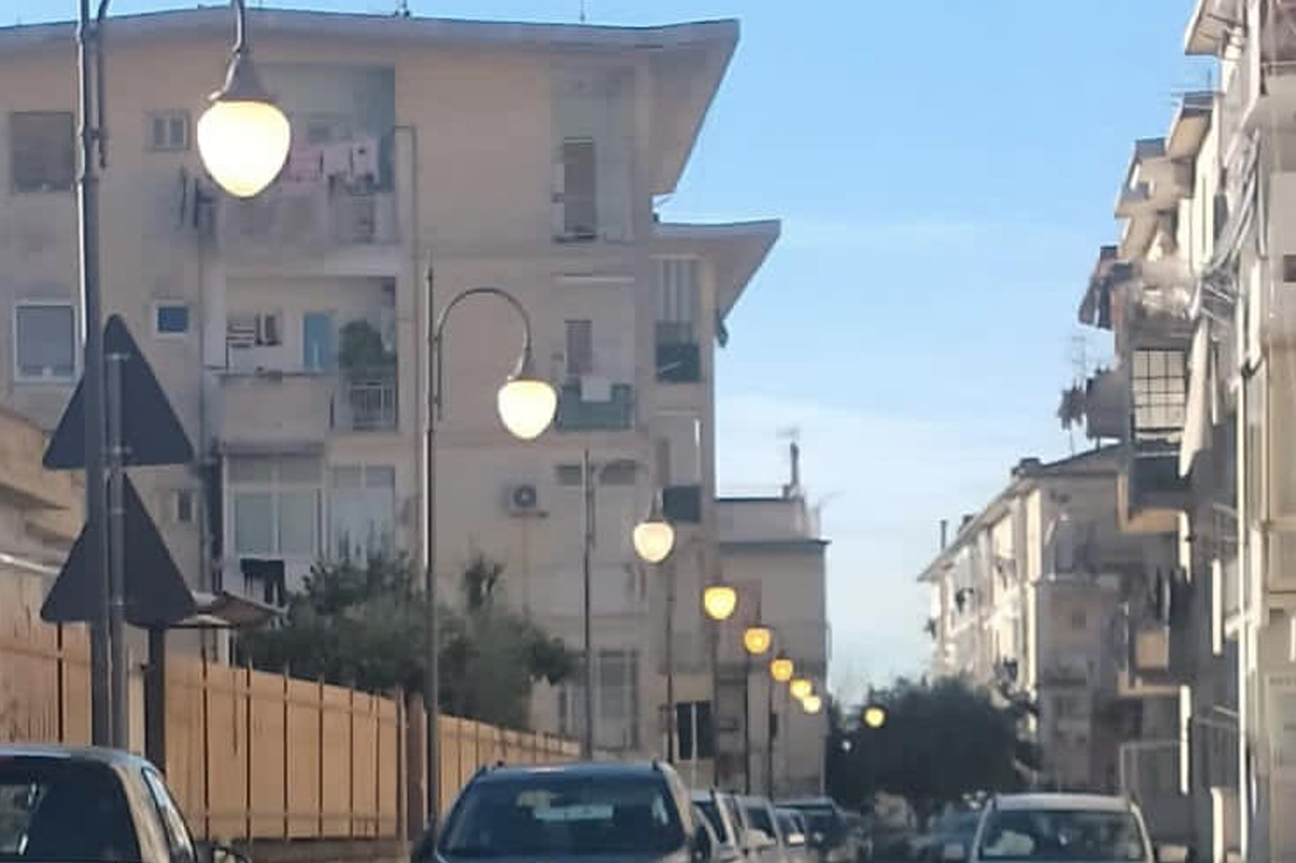 Pagani: Pubblica illuminazione affidata alla ditta di un consigliere comunale. La denuncia pubblica di Calce e Sessa