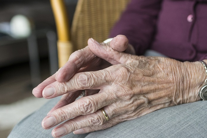 Suicidio in una Rsa: l’intervento del neurologo D’Angelo, “non doveva accadere”