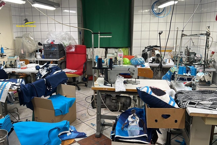 Pagani. Sequestrata fabbrica di contraffazione: 100.000 articoli sportivi pronti per essere immessi sul mercato