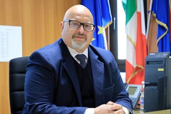 Circumvesuviana. Ciampi: ” De Luca inaugura cantieri mentre Eav taglia le corse”