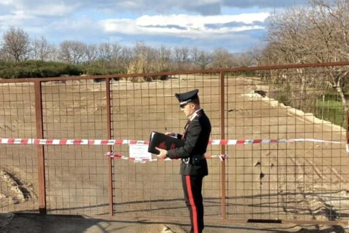 Palma Campania, scoperta discarica abusiva di 1000 metri quadrati: nei guai due incensurati  