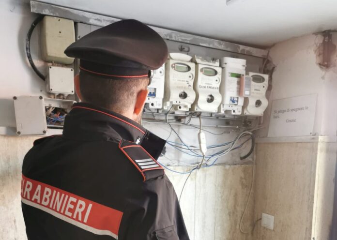 Torre Annunziata: Carabinieri arrestano 5 persone per furto di corrente