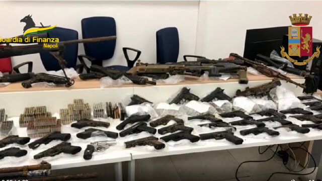 Napoli. Sequestrato arsenale da guerra riconducibile a un noto narcotrafficante