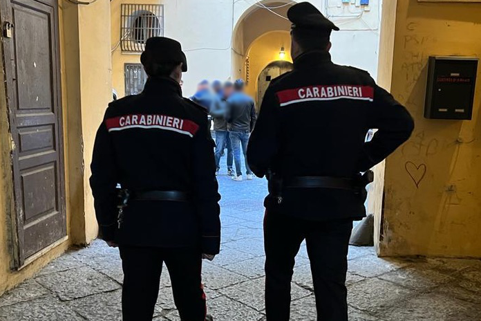 Napoli, Pizzofalcone: Notifiche di 20 decreti di sequestro “occuparono abusivamente gli immobili”