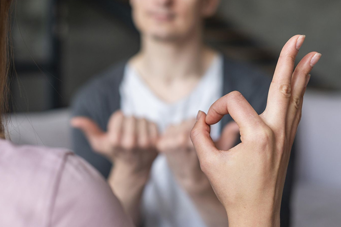 Corso L.I.S. a cura dell’Unione Culturale Sportiva Sordi di Cava de’ Tirreni ad Oliveto Citra con la piccola Alessia