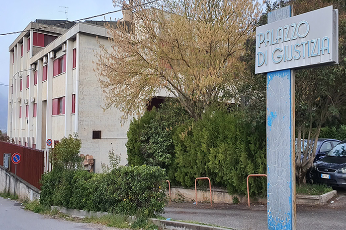 Tribunali soppressi, Matera: “continua la lotta per la riapertura del Tribunale di Sala Consilina”