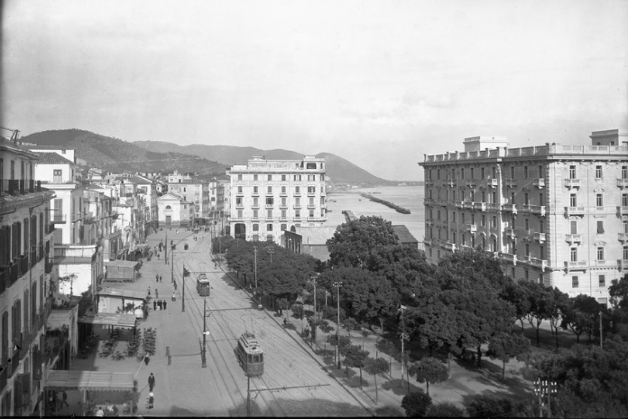 Salerno. La città del primo Novecento in mostra a palazzo Ruggi D’Aragona con le fotografie di Michele De Angelis