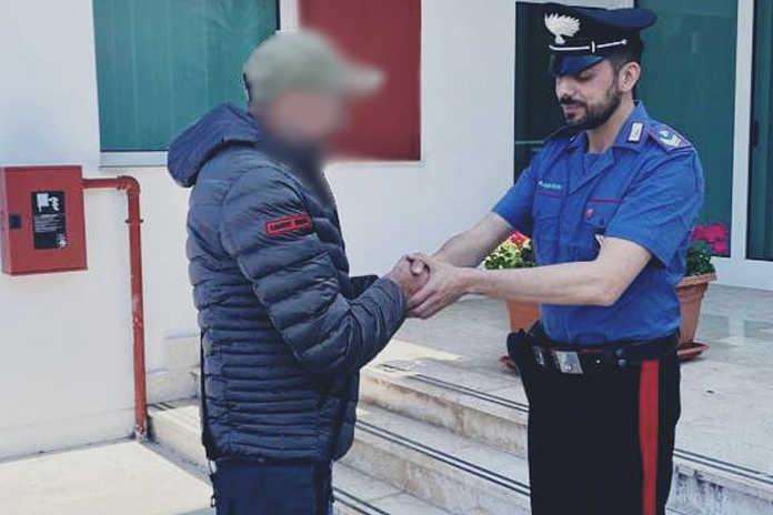 Ercolano: tagliano la corda e gli salvano la vita. Carabinieri sventano tentativo di suicidio