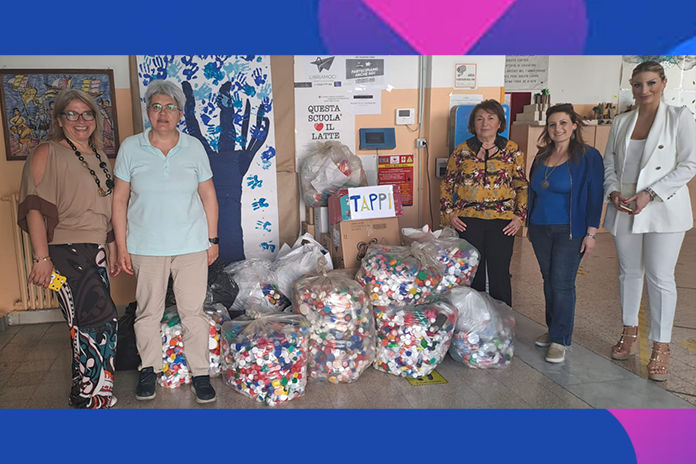 Raccolta tappi all’istituto comprensivo di San Valentino Torio con Sinergie in Rete, la rete d’imprese del territorio. Gli studenti “imparano” l’economia circolare