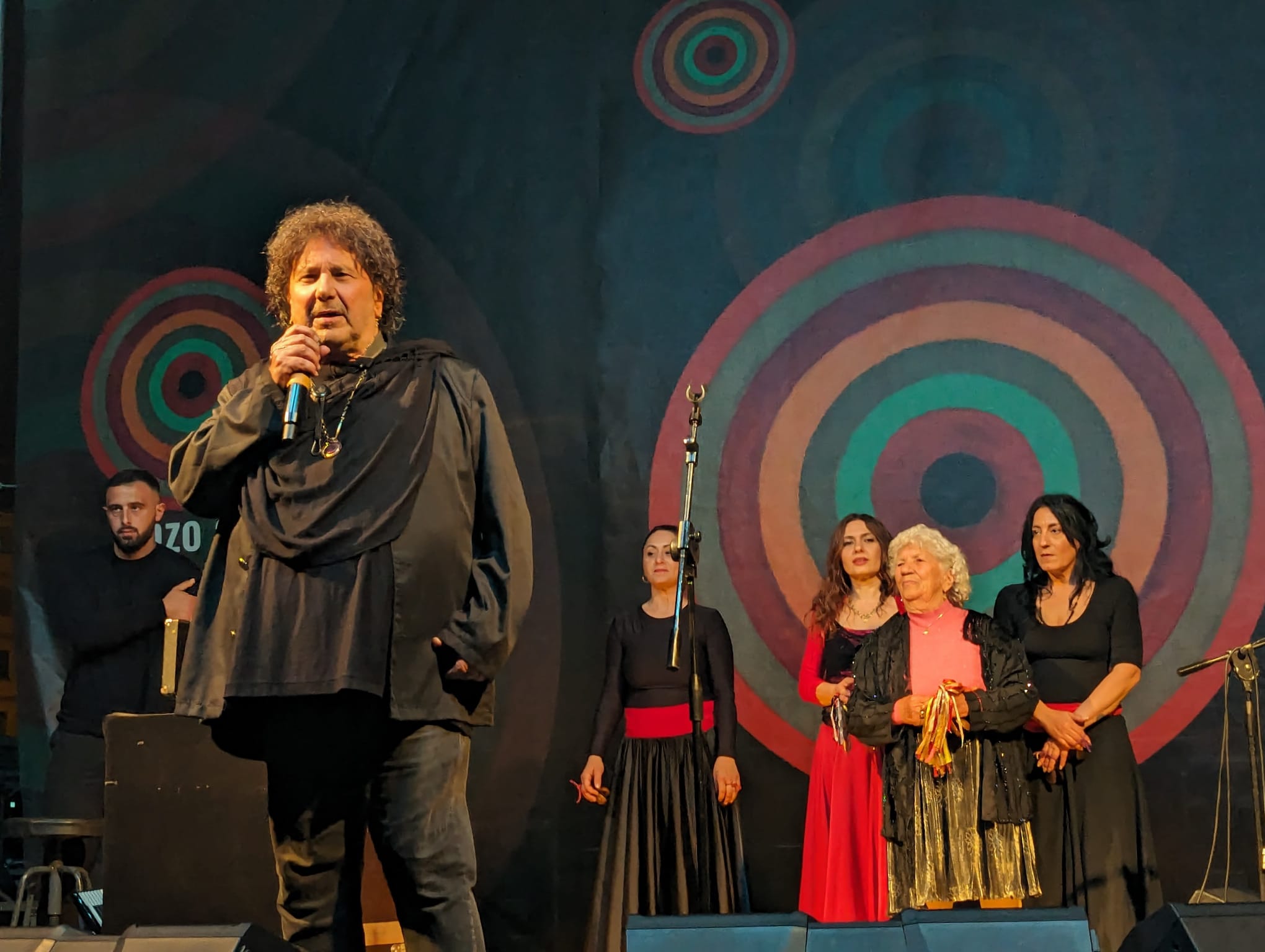 Enzo Avitabile racconta cos’è la musica popolare e descrive il suo amico Biagio De Prisco