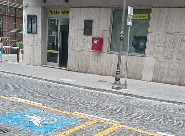 Cittadino paganese picchia selvaggiamente il vigile urbano per una multa