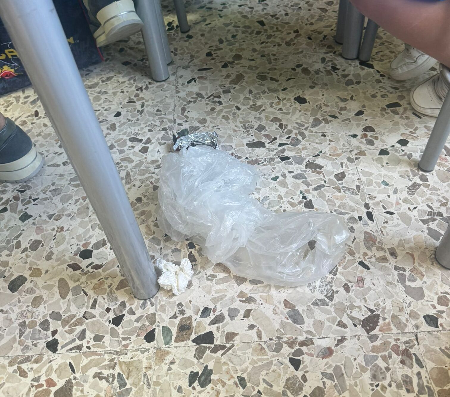 Pagani, mamme segnalano lo stato di sporcizia e incuria in cui versa il secondo circolo didattico “Don Milani”