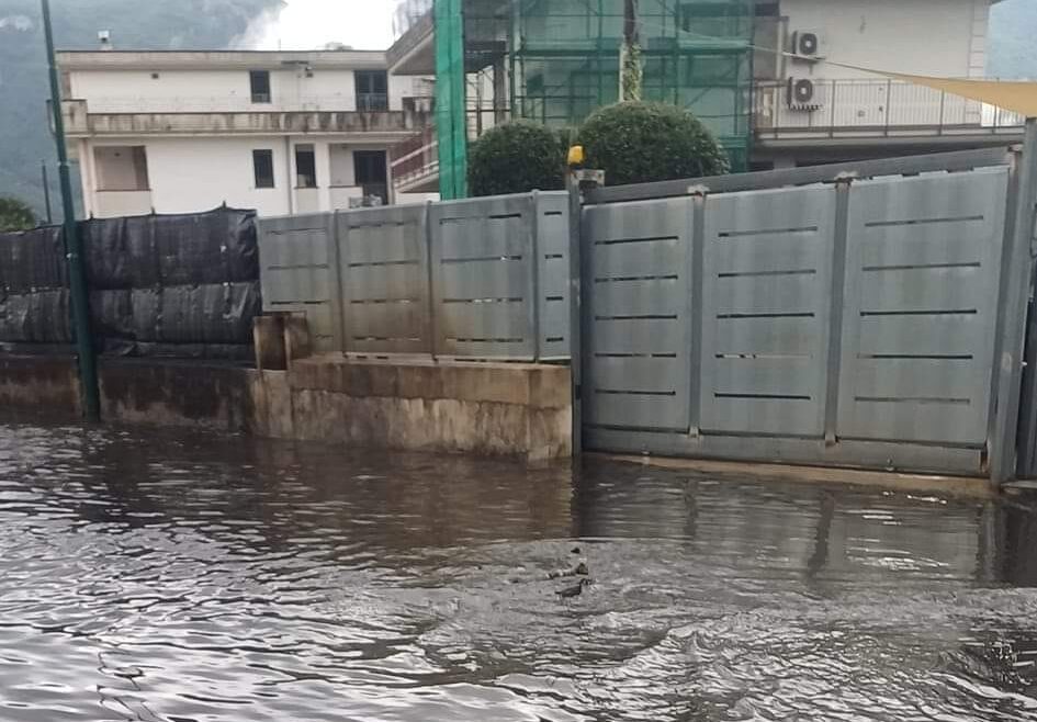 Pagani come Venezia, strade lagunari a causa della pioggia