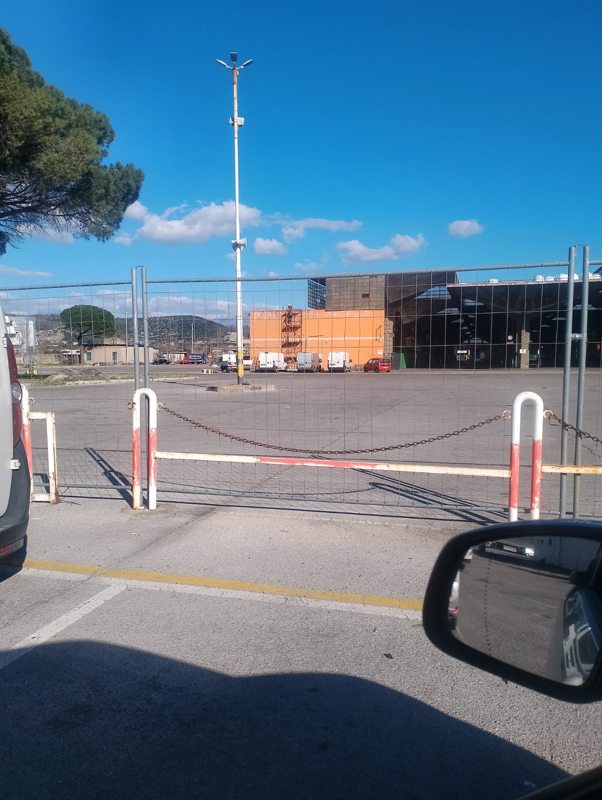 Mercato Ortofrutticolo Pagani-Nocera Inferiore: sicurezza in extremis, ma con un cartello misterioso