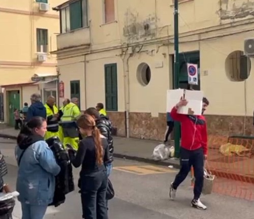 Campi Flegrei, gli sfollati di Bagnoli, devono lasciare gli alberghi