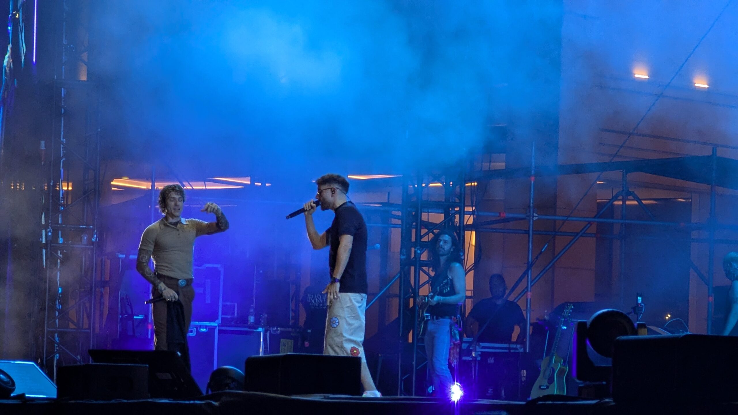 Irama esplosivo al SalernoSounds: sorpresa Rocco Hunt sul palco