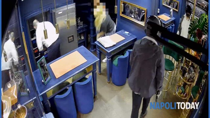 Rapina gioielleria napoli