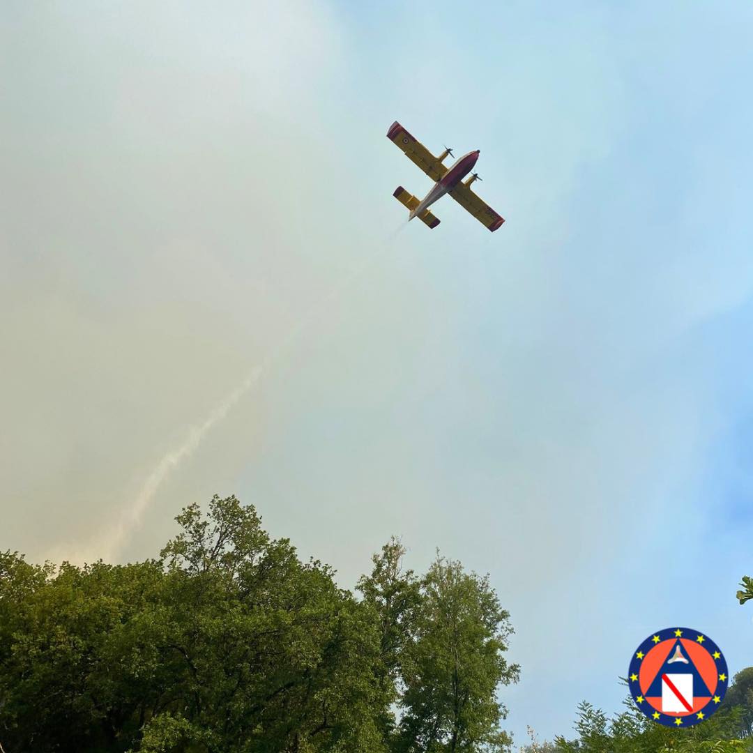 Parco del Vesuvio ancora in fiamme