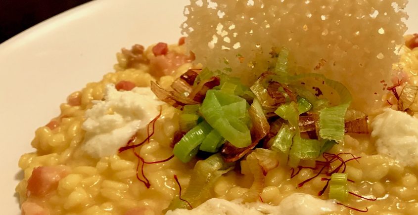 Risotto burrata porro e pistilli di zafferano al profumo di pancetta