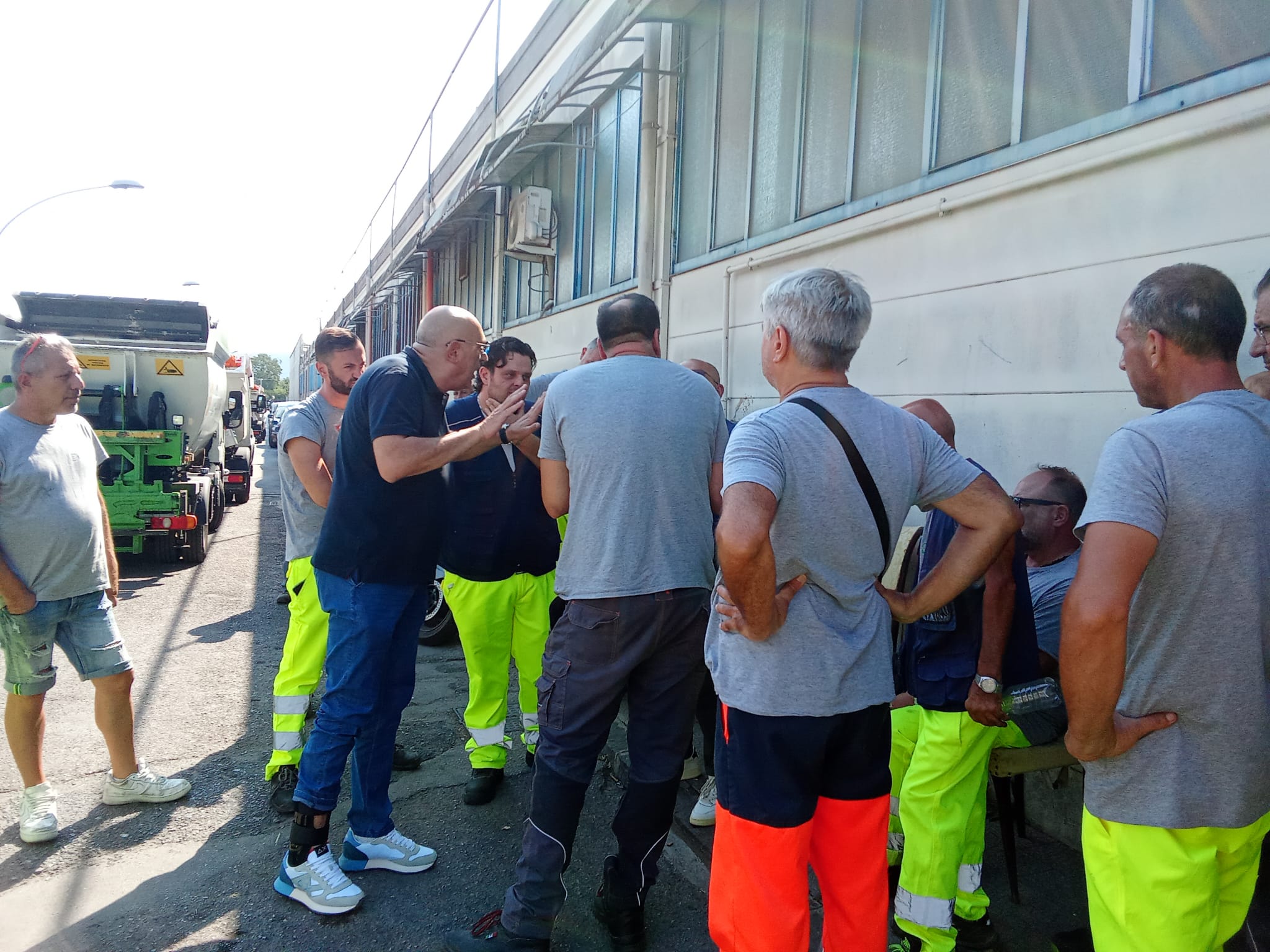 Pagani, dipendenti ex Sam in agitazione: “Senza stipendio per questo mese”. Silenzio dal Comune