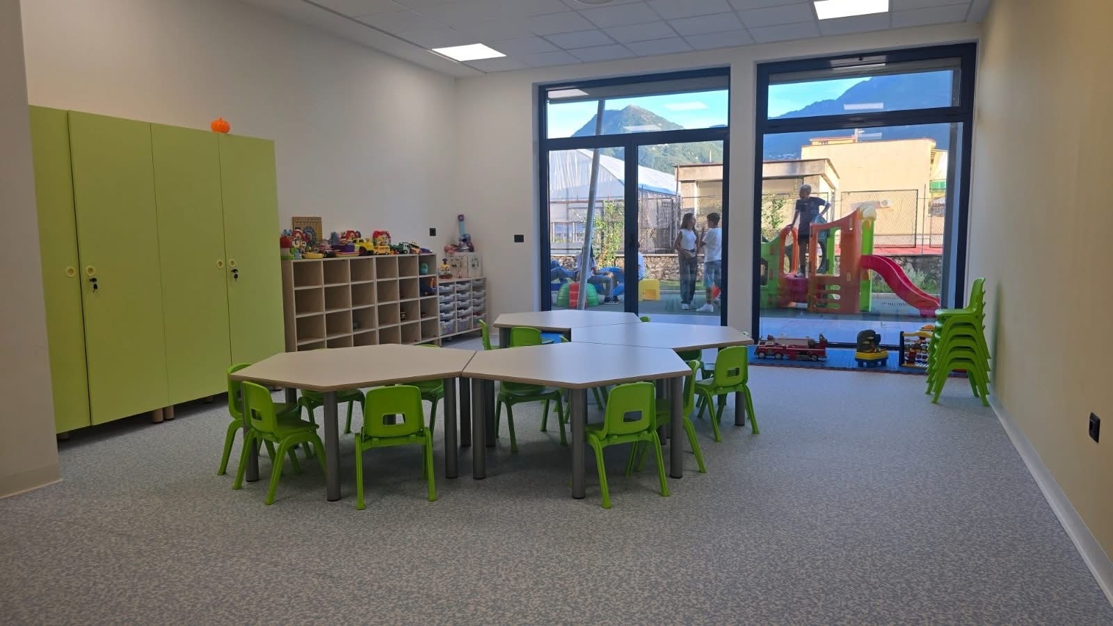 Castellammare, inaugurata scuola di Postiglione. Vicinanza: «Una delle più belle d’Italia»