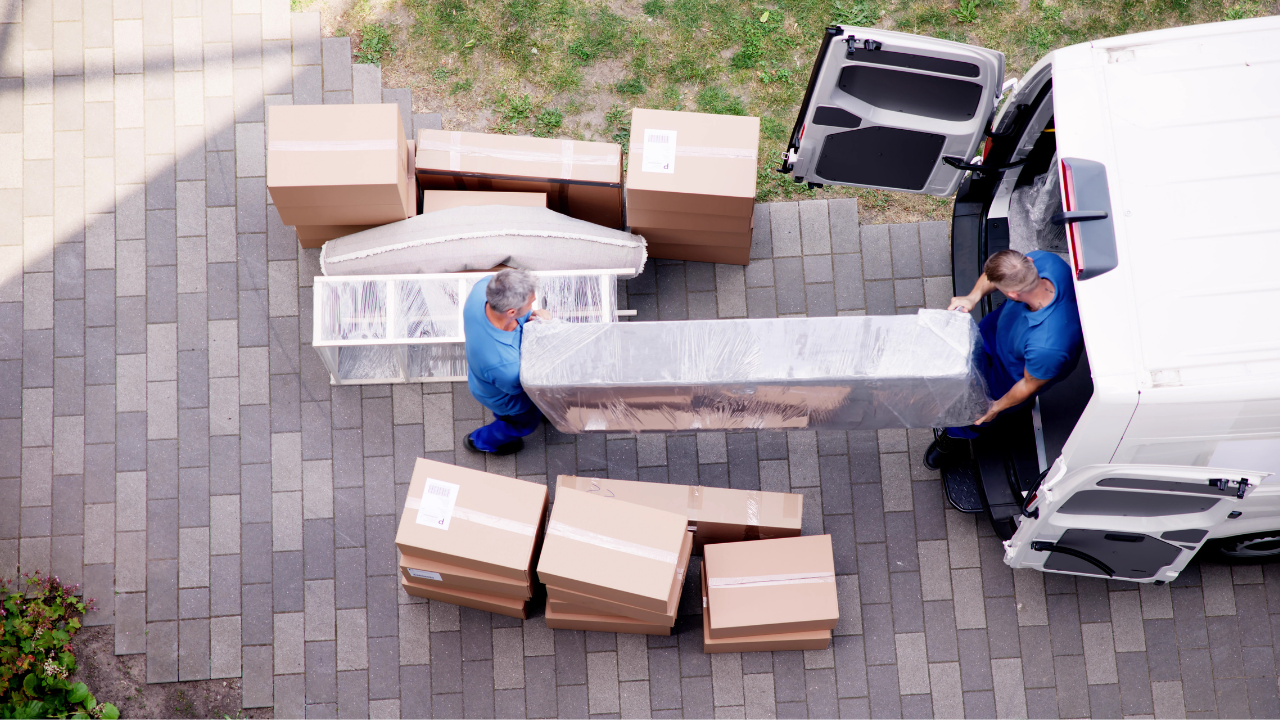 Trasloco con la pistola: quando il Pnrr paga le guardie armate