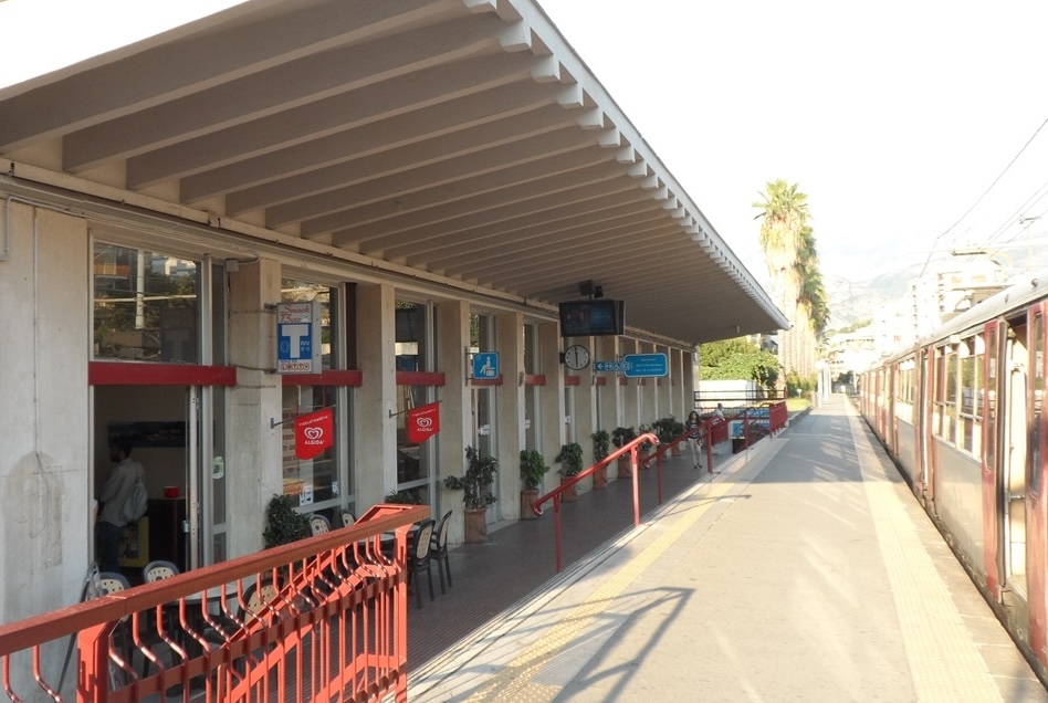 Circumvesuviana, settimana di passione per chi viaggia da e per Sorrento