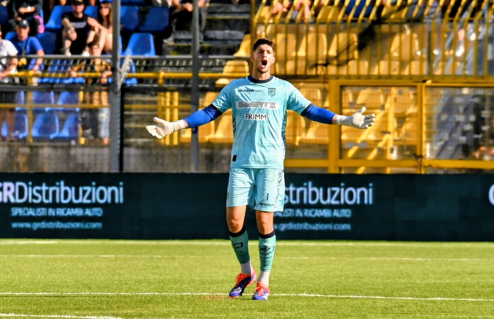Carrarese-Juve Stabia, si salva solo Maistro