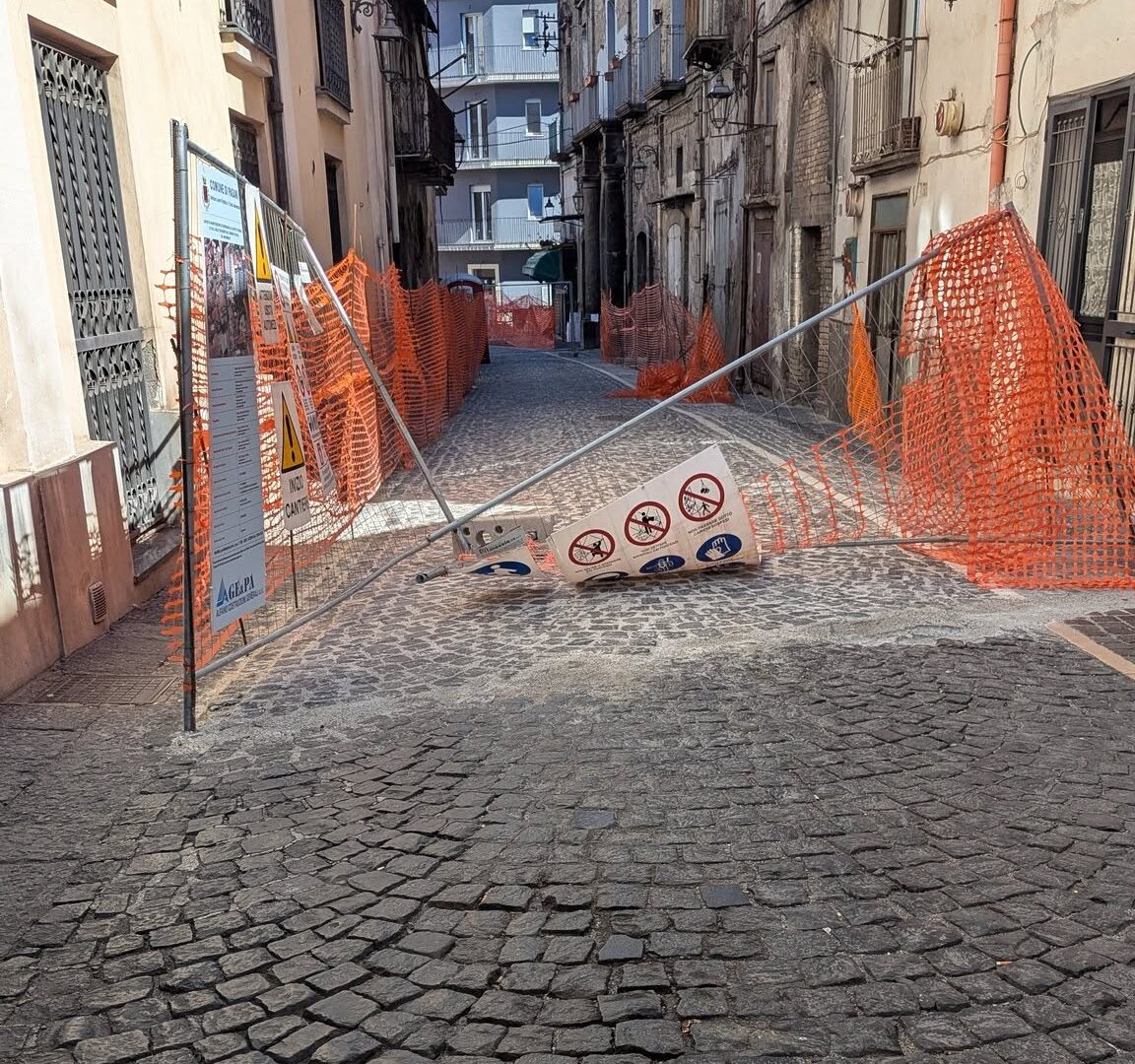 Il mistero del cantiere in via Malet. Continuano i lavori fino al 24 ottobre