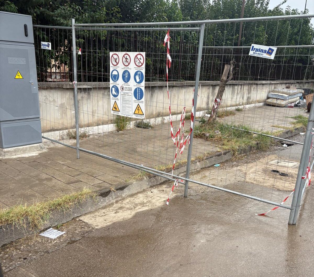 Pagani punta sulla mobilità sostenibile ma in via Trento scompare la colonnina elettrica