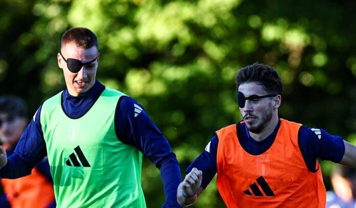 italia under 21 occhio bendato