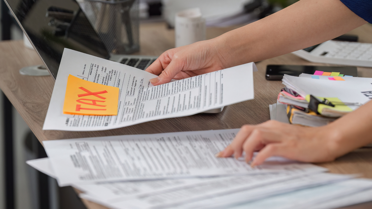 Lo sportello tributi apre i battenti: il Comune fa cassa, meno carte e più cartelle