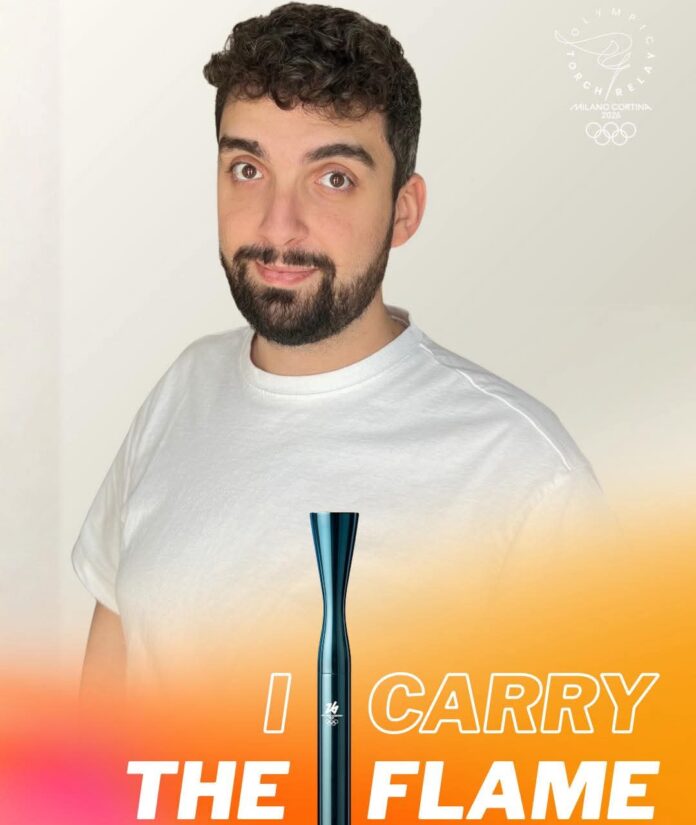 Fiamma olimpica a Salerno: Domenico Troiano, il tedoforo di Pagani