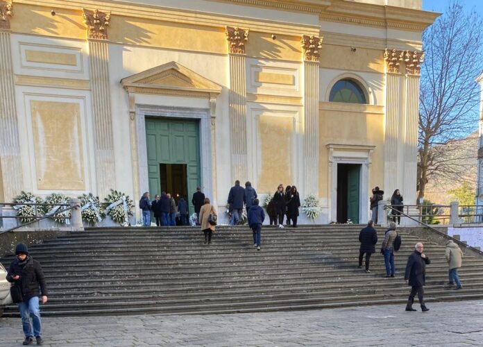 Funerali Anna Tagliaferri: città in lutto fino alle 14