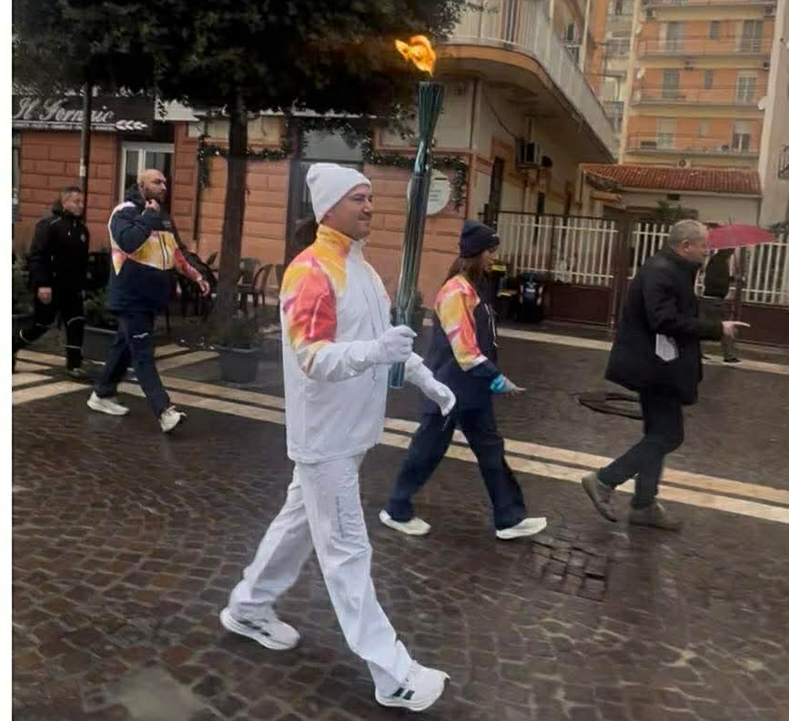Crotone accende lo spirito olimpico: il paganese Francesco Pepe tra i protagonisti della Fiaccola di Milano Cortina 2026